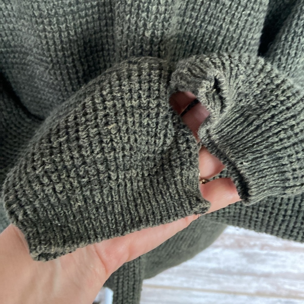 Men’s Vintage American Eagle Sweater - Picture 4 of 8